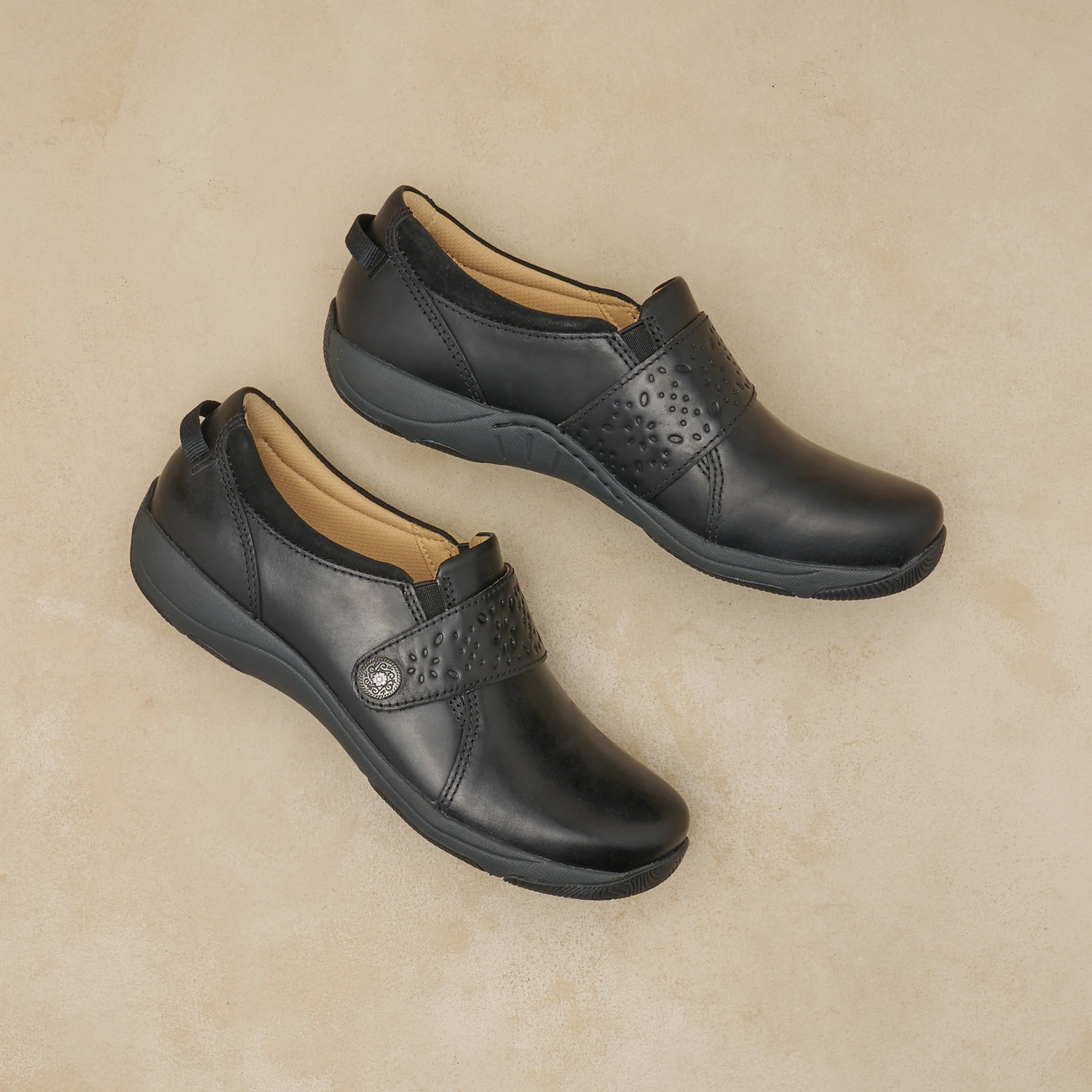 Sallie Black Waxy Burnished - Image 5
