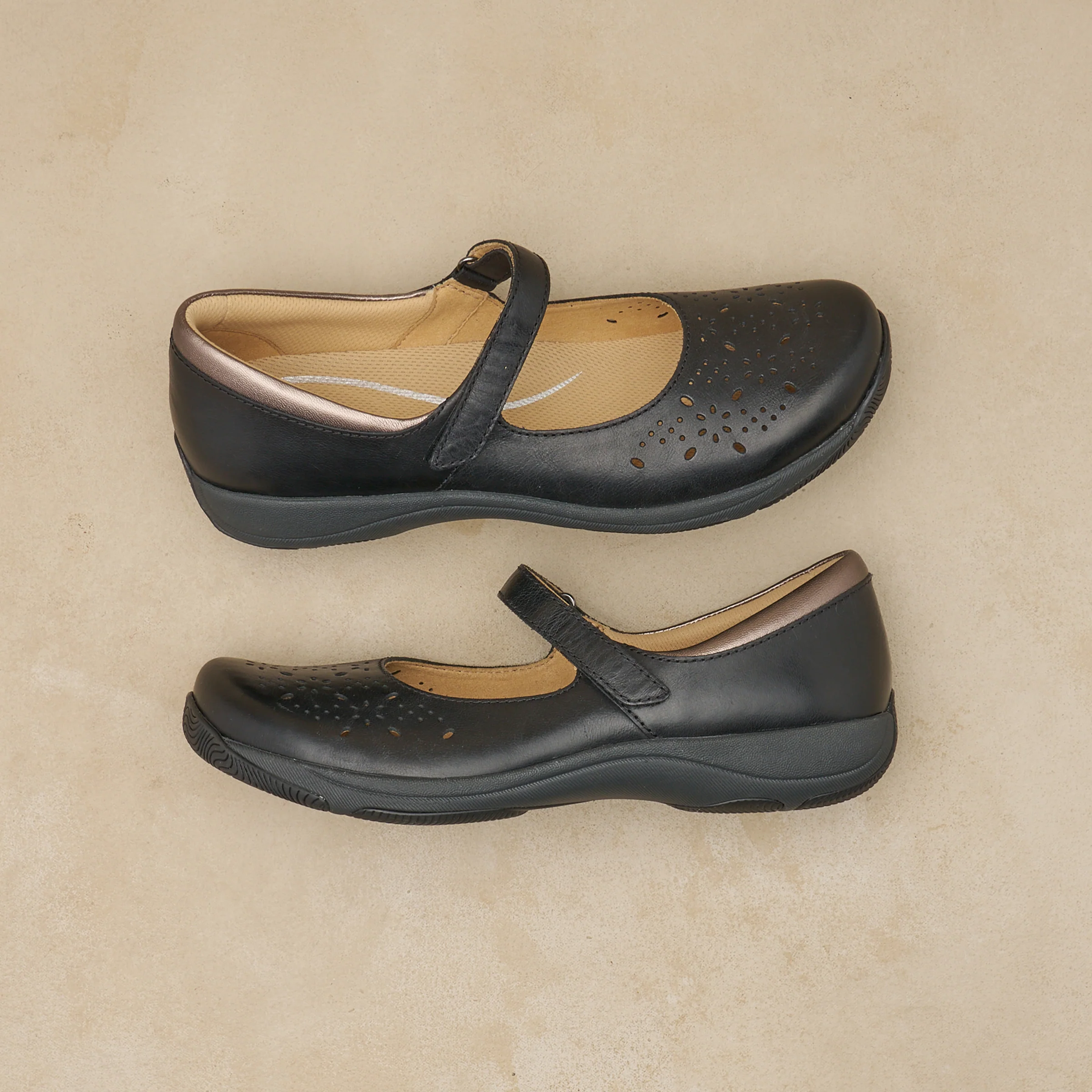 Stacy Wide Black Waxy Burnished - Image 5